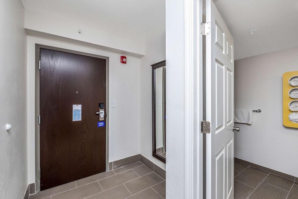Motel 6 Peoria, IL photo 16
