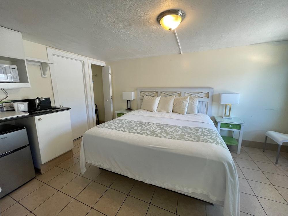 Magic Beach Motel photo 12