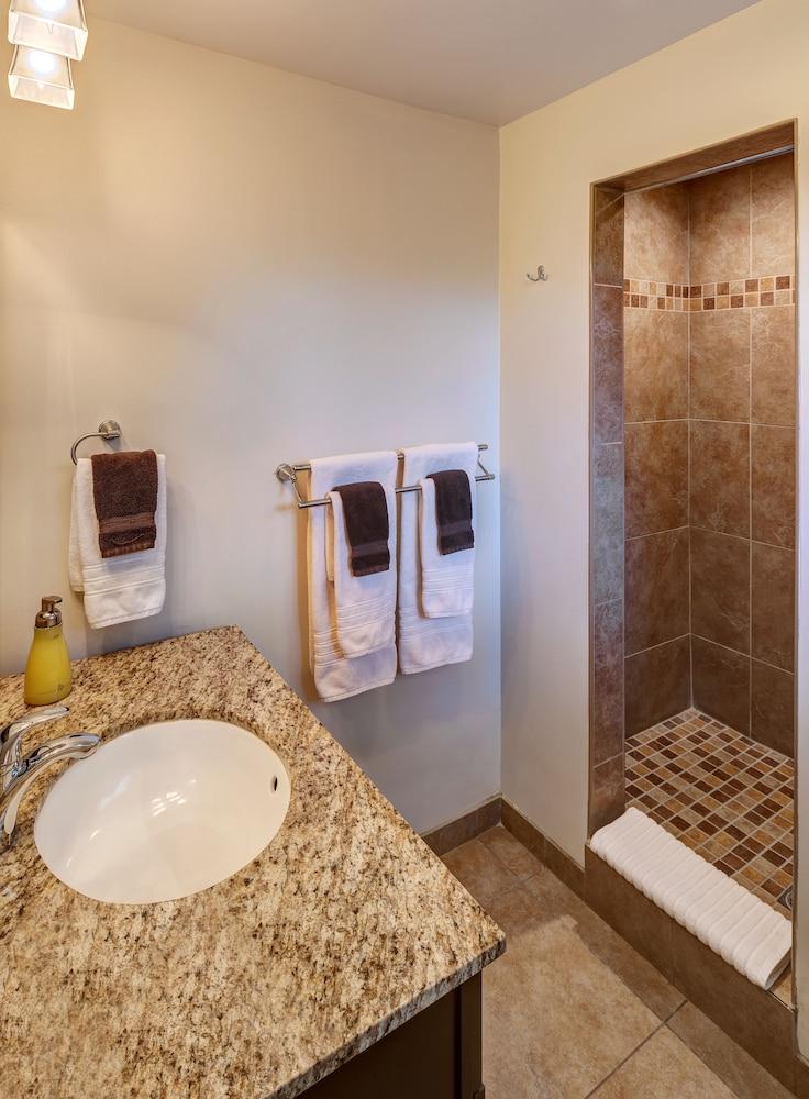 Avance Hotel photo 16