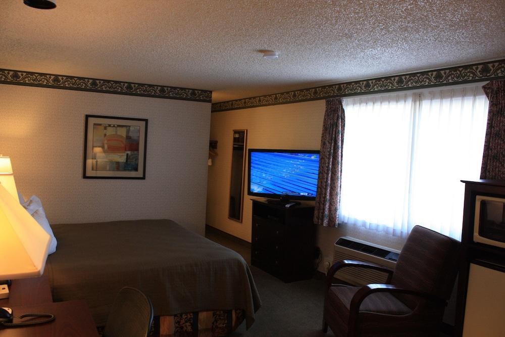 Holiday Motel photo 10