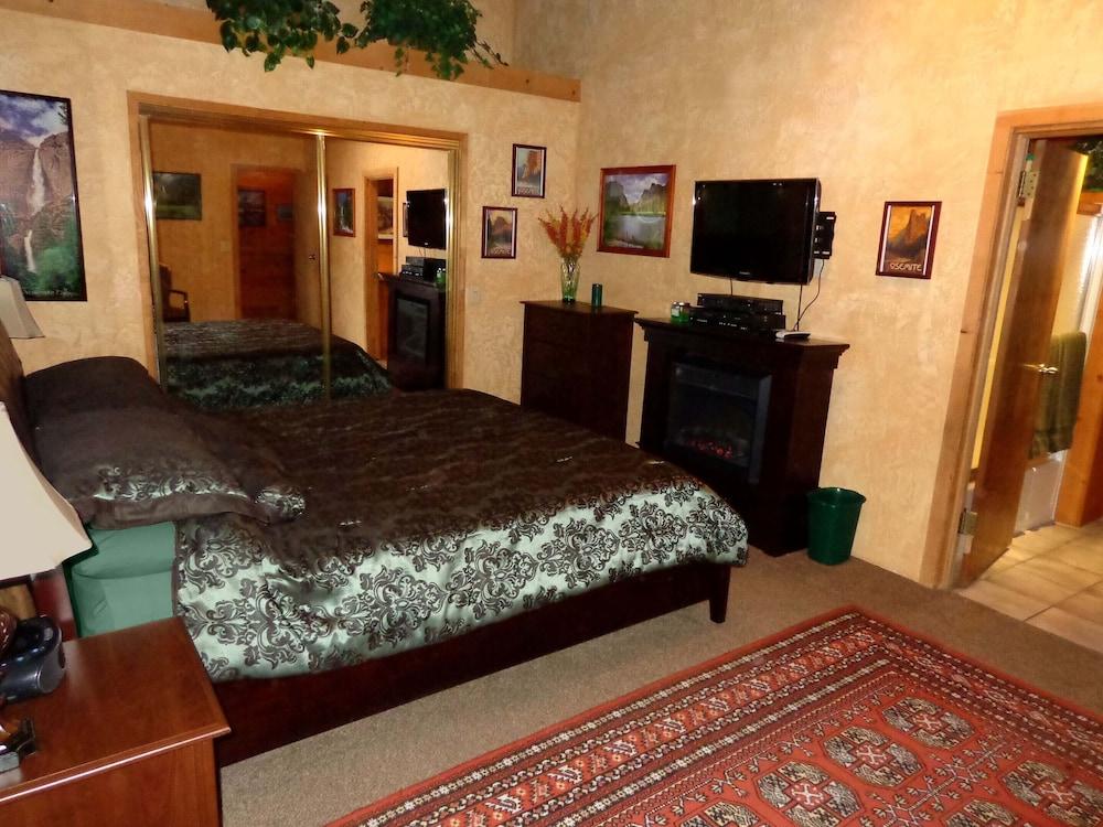 Evergreen Haus photo 10