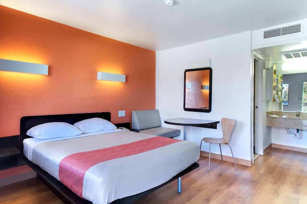 Motel 6 Capitol Heights, MD - Washington photo 15