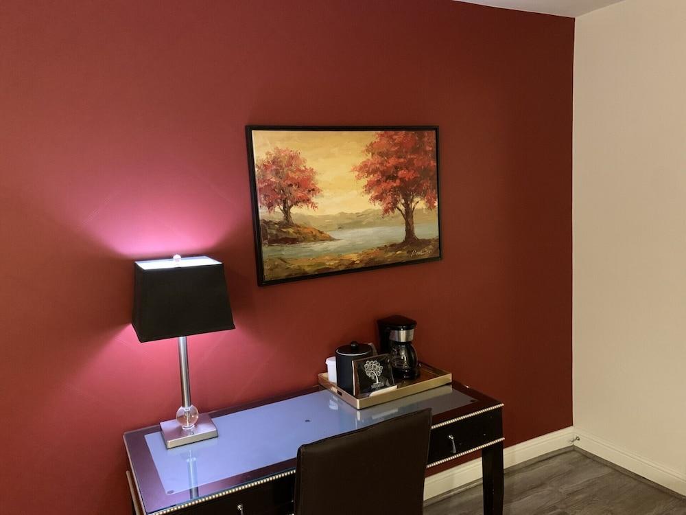 L.A. Sky Boutique Hotel photo 12
