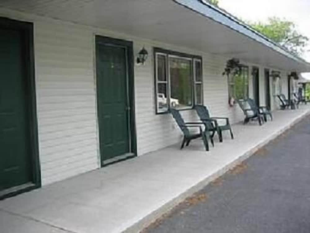Spring Motor Inn photo 15