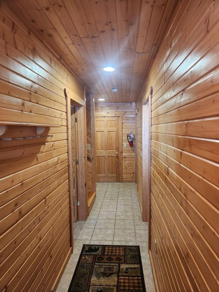 Timber Trail Lodge photo 16