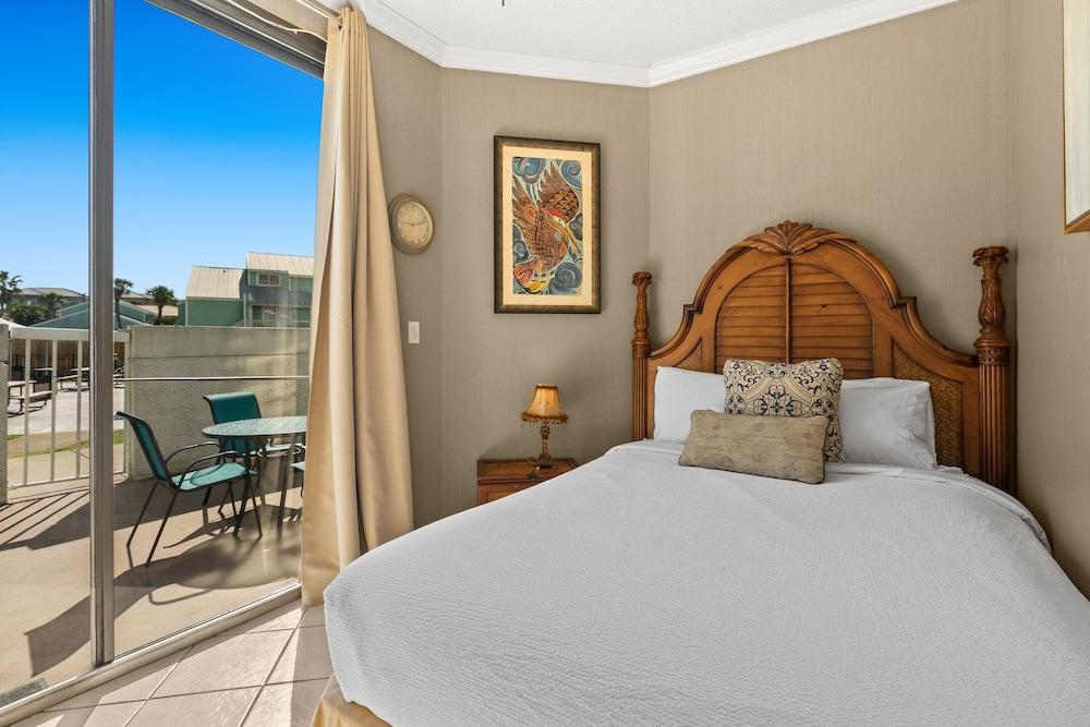 Surfside Resort photo 44