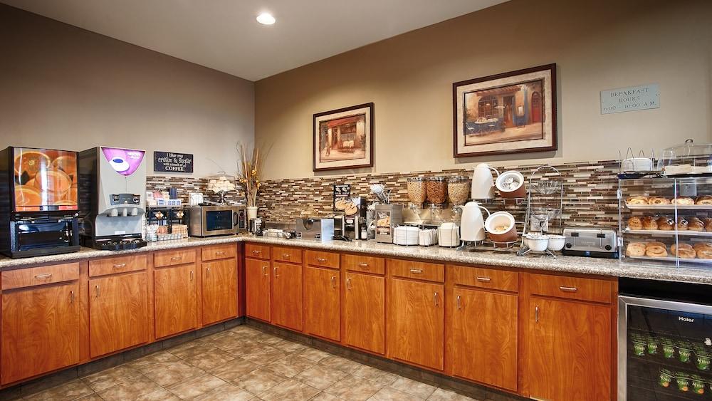 Americas Best Value Inn Monroe photo 17