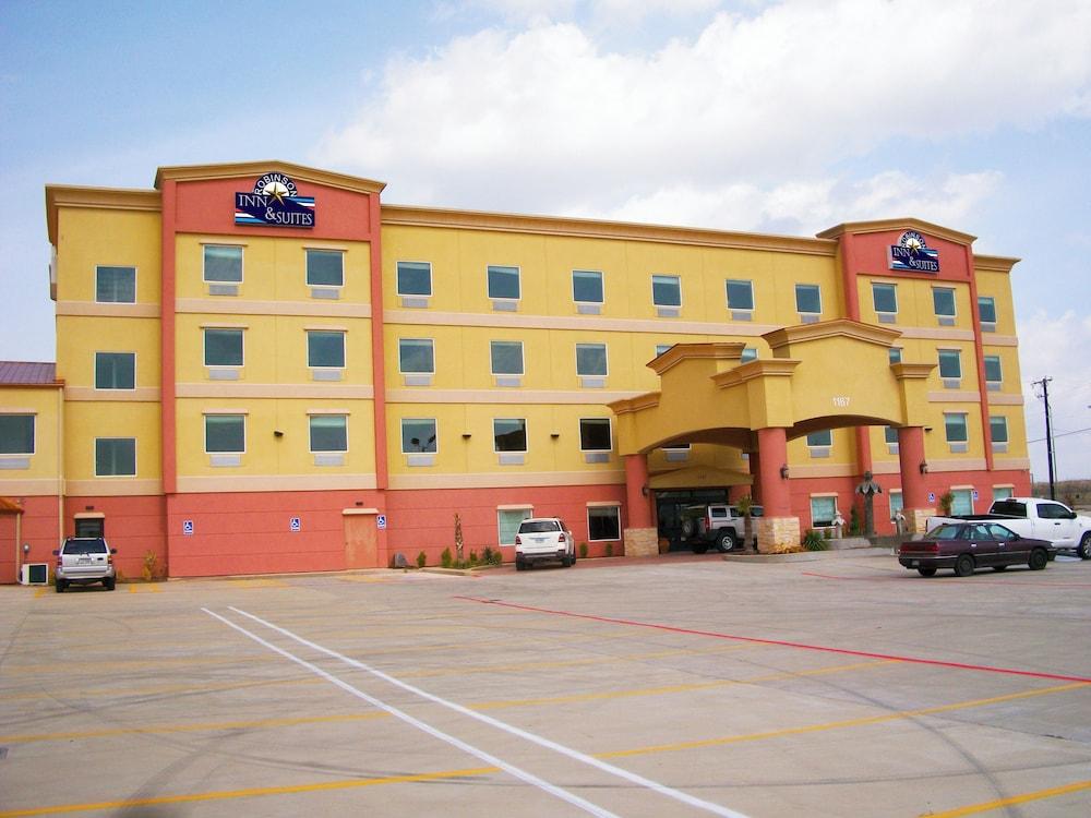 Robinson Inn and Suites photo 1