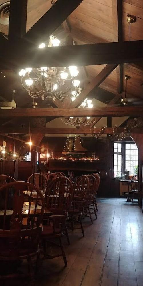 Lamie's Inn and The Old Salt Restaurant photo 36
