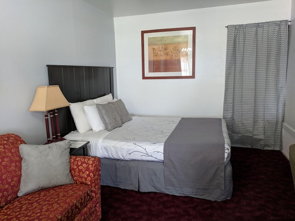 Skyview Motel photo 19
