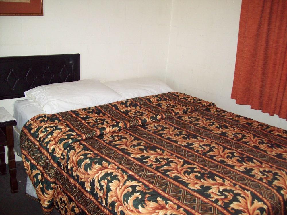 Budget Inn Sanderson photo 6