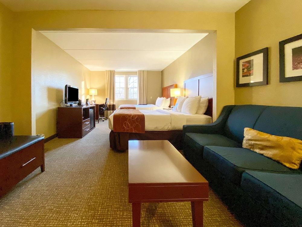 Comfort Suites Near Casinos Norwich-Uncasville CT photo 12