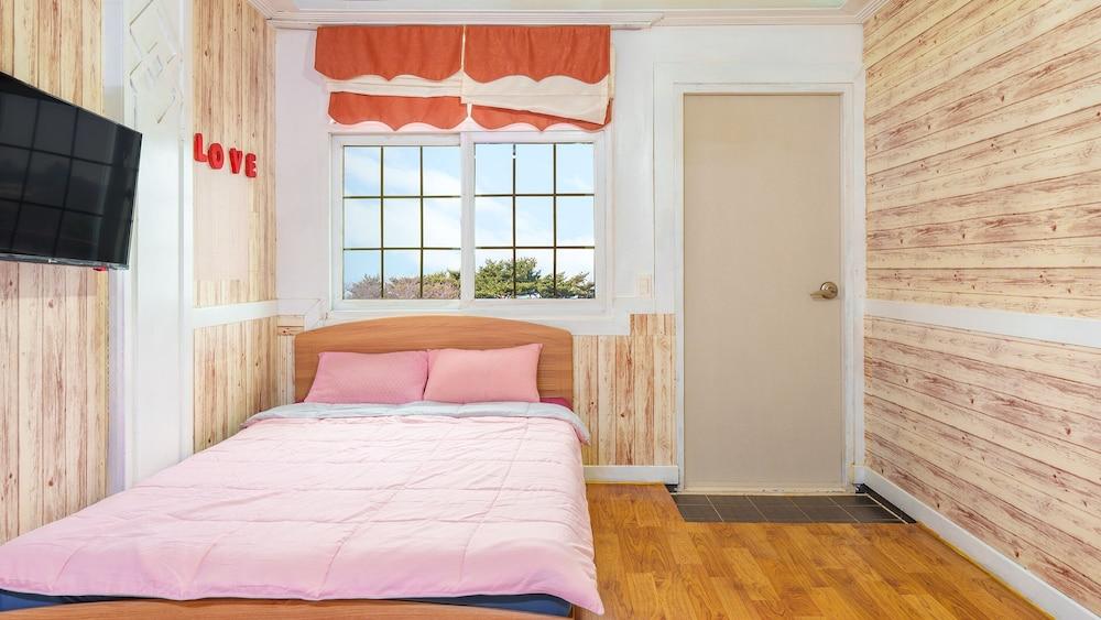 Shiretown Inn & Suites photo 13