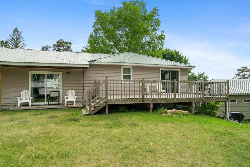 South Arm Retreats photo 26
