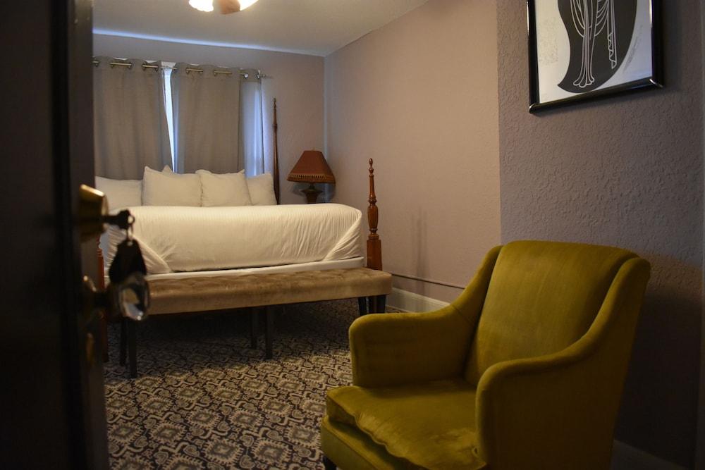 The DeLand Hotel photo 75