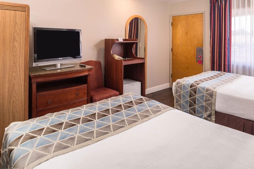 Laurel Inn Motel photo 23