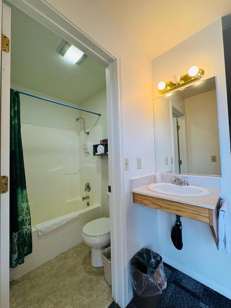 Americas Best Value Inn Salmon photo 10