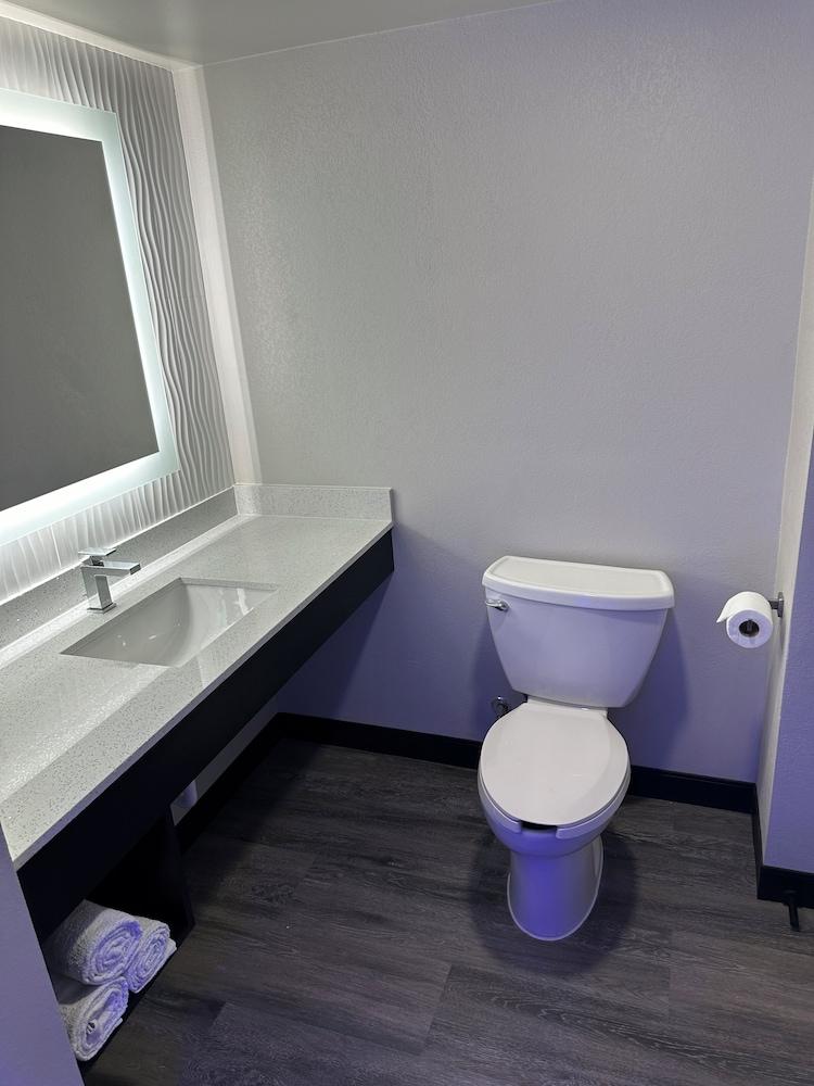 Imperial Suites photo 11