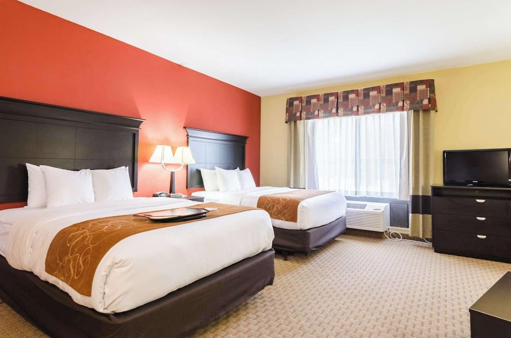 Comfort Suites Salina South photo 35