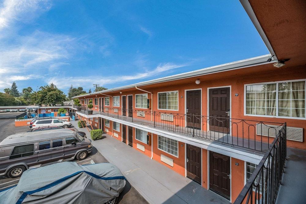 Rodeway Inn Modesto near Downtown photo 21