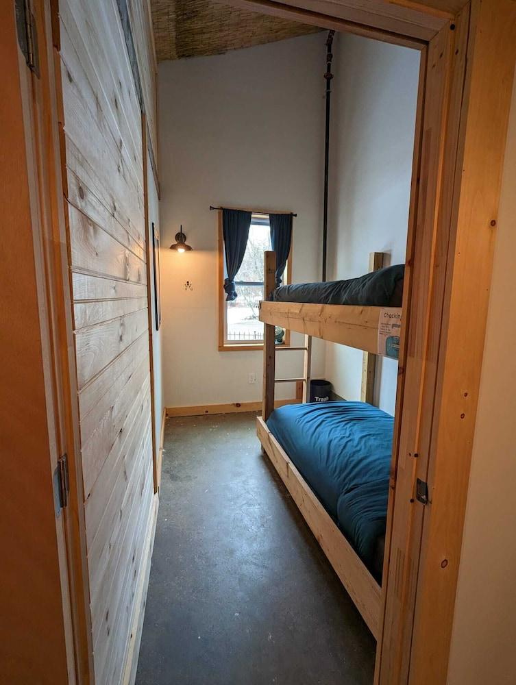 Barn Door Hostel photo 4