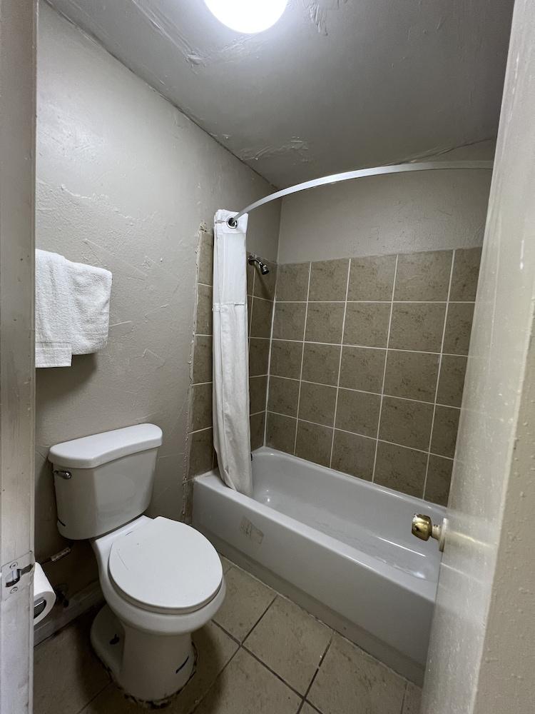Great Western Inn & Suites photo 12