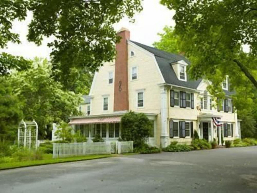 Bee and Thistle Inn photo 37