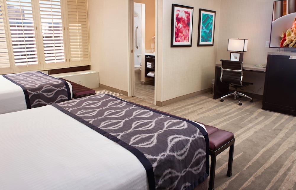California Hotel and Casino photo 17