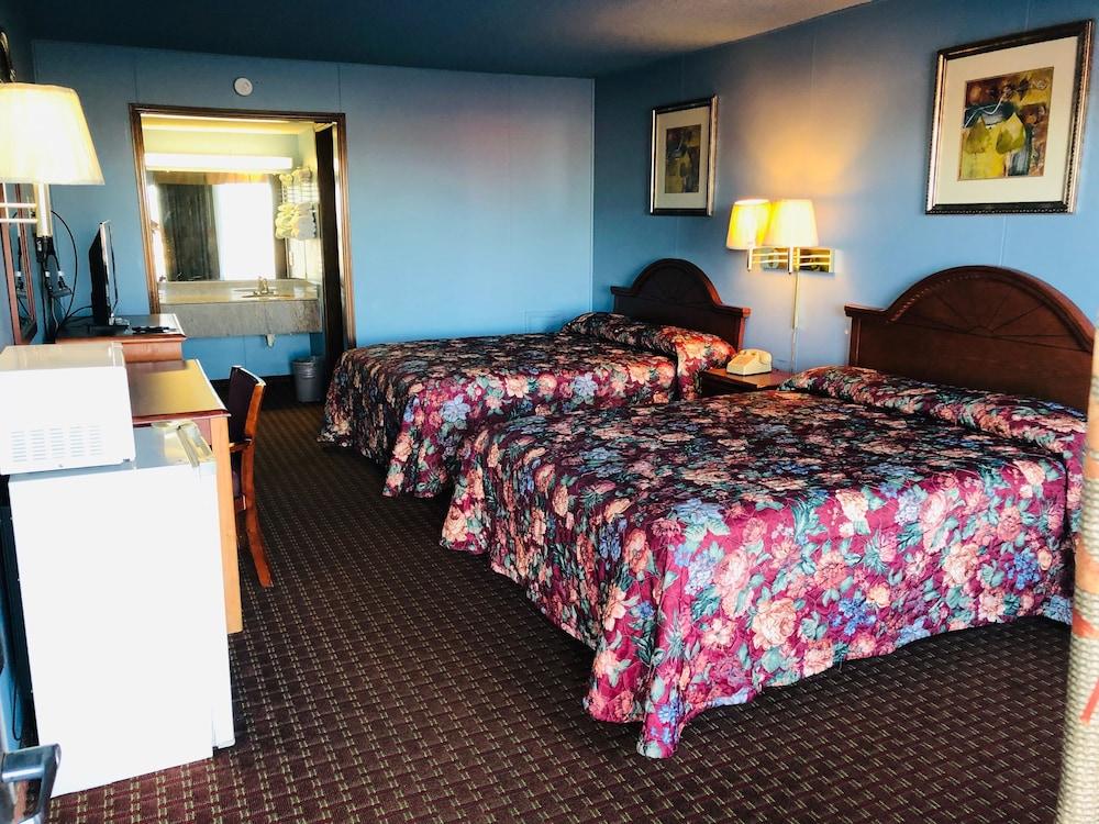Regency Inn photo 14