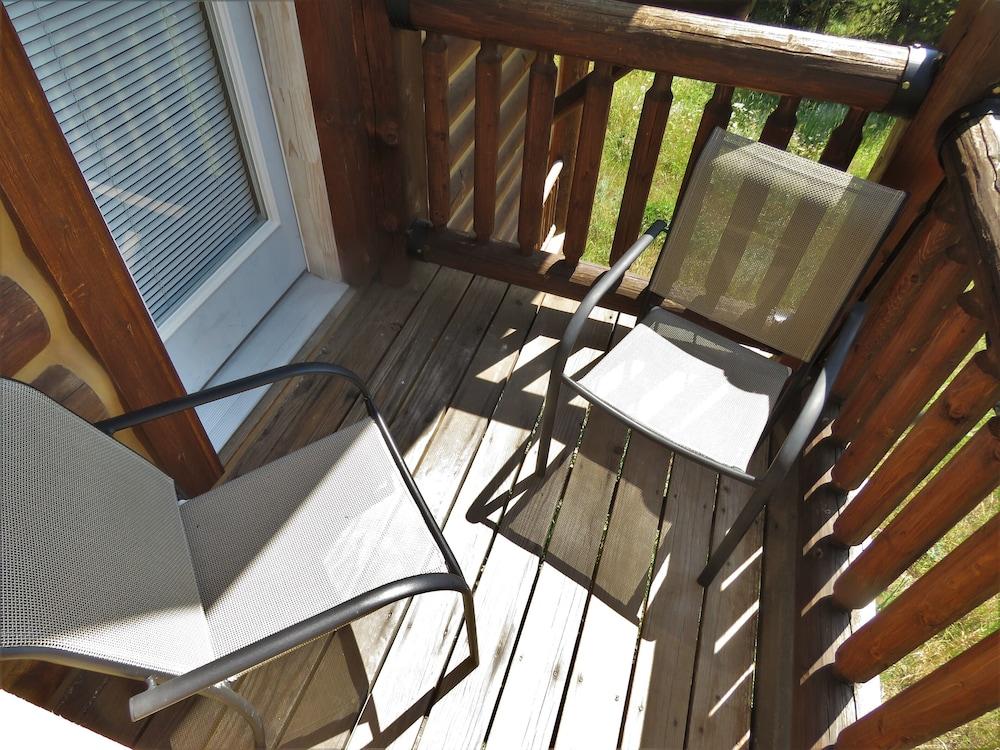 The Hideaway Hostel near Yellowstone photo 4