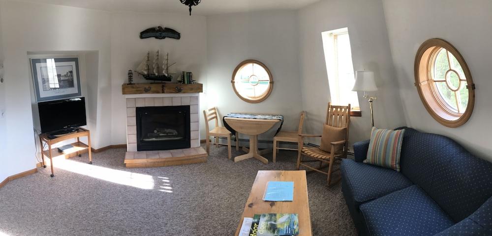 Harbor Light Inn photo 50