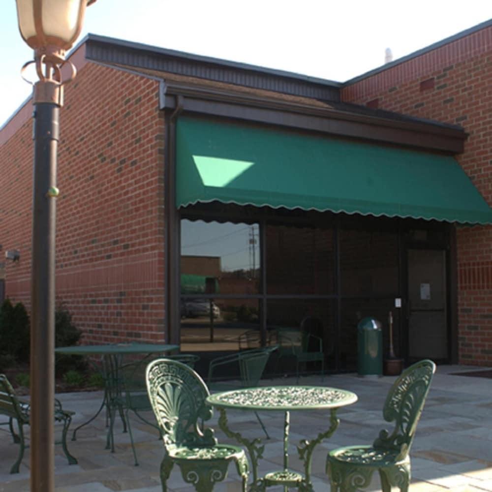 Meadow Court Inn photo 34