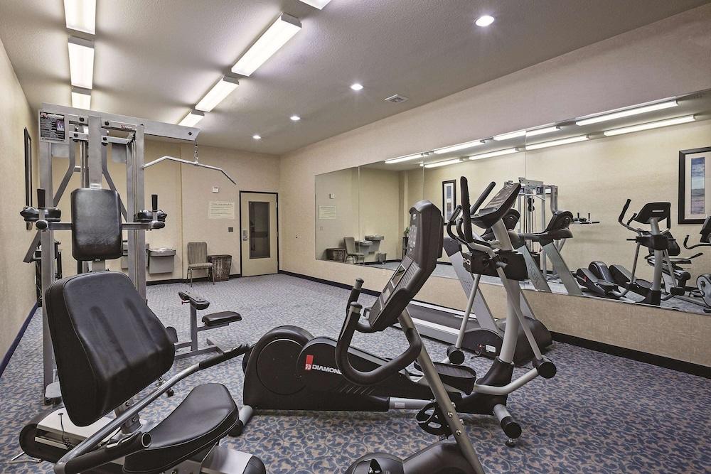 La Quinta Inn & Suites by Wyndham DFW Airport West - Euless photo 30