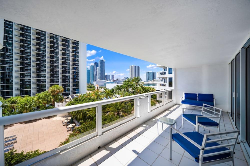 The Grand Biscayne Bay photo 6