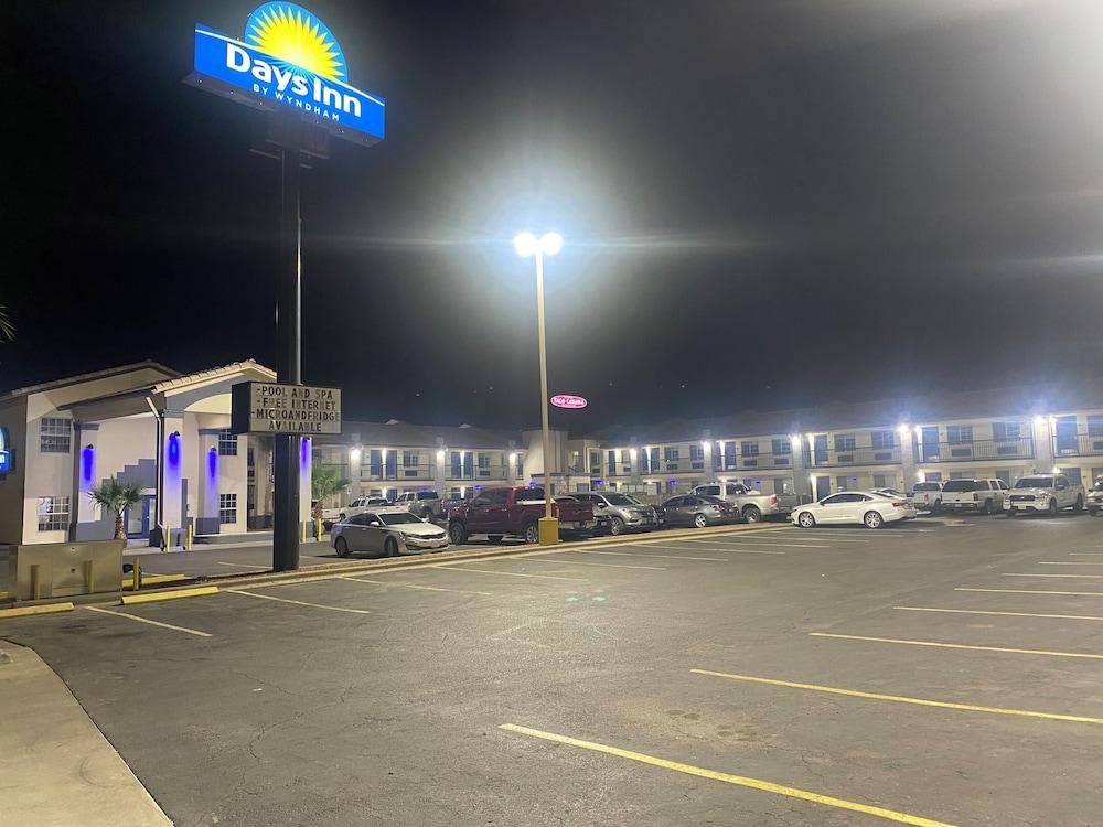 Days Inn by Wyndham El Paso West photo 24