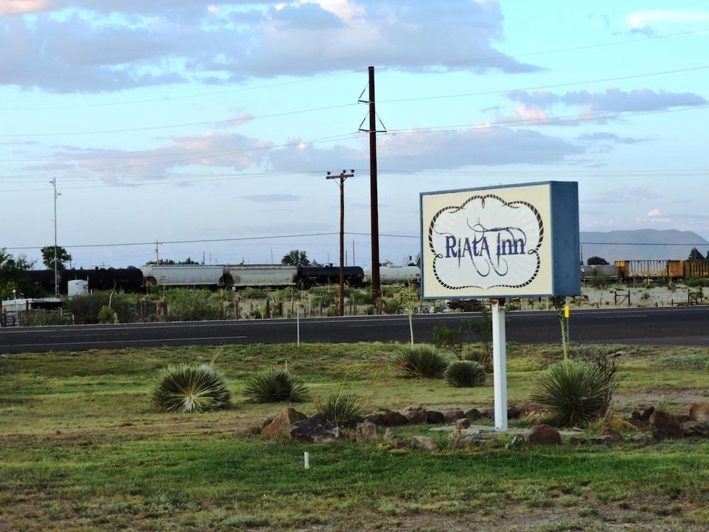 Riata Inn photo 29