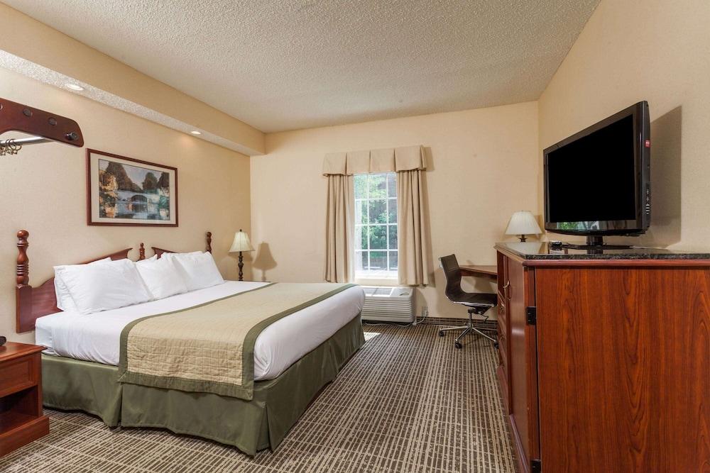 Baymont by Wyndham Columbia Maury photo 4