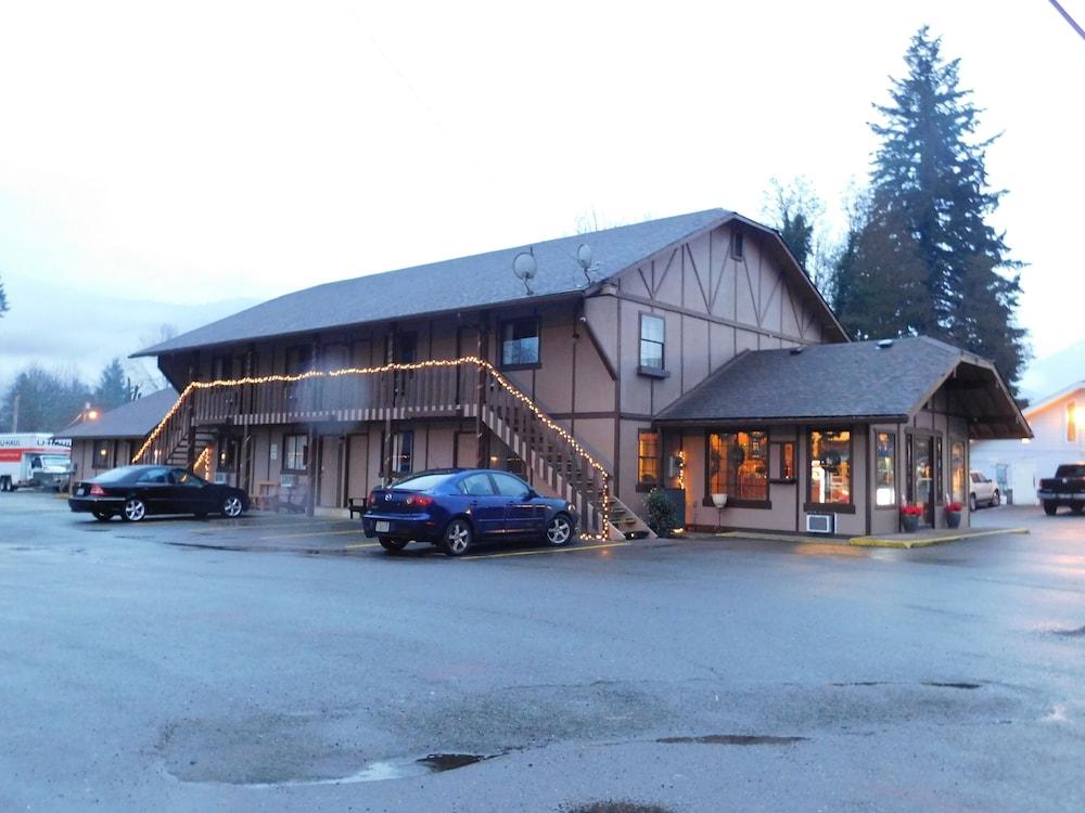 Packwood Inn photo 28