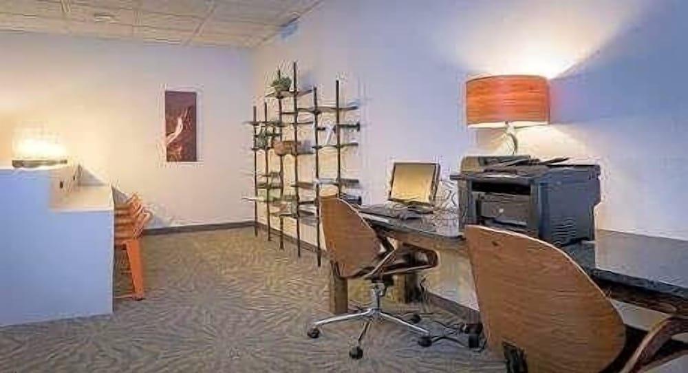 Ramada by Wyndham Boise photo 30
