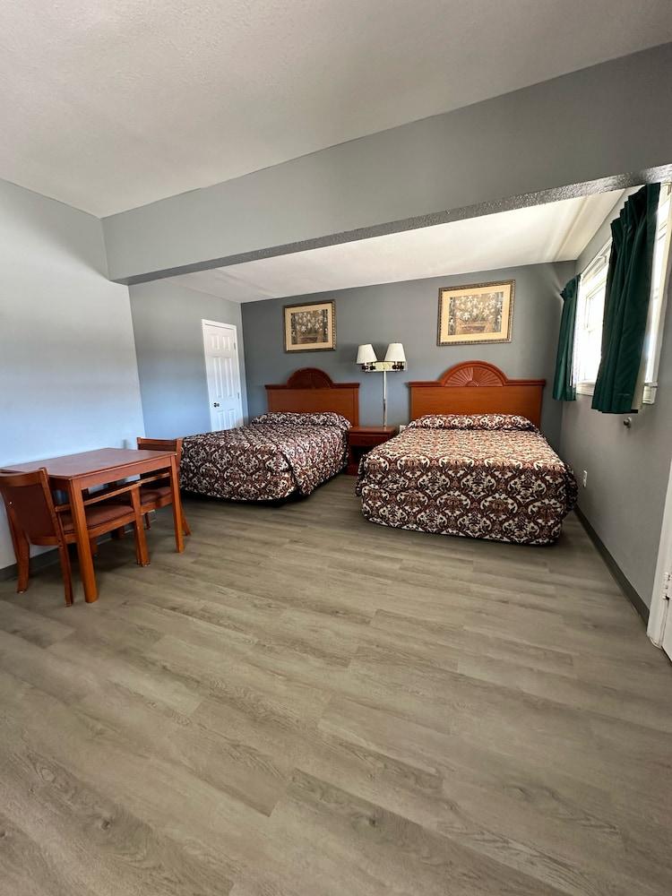 Budget Inn Magnolia photo 9