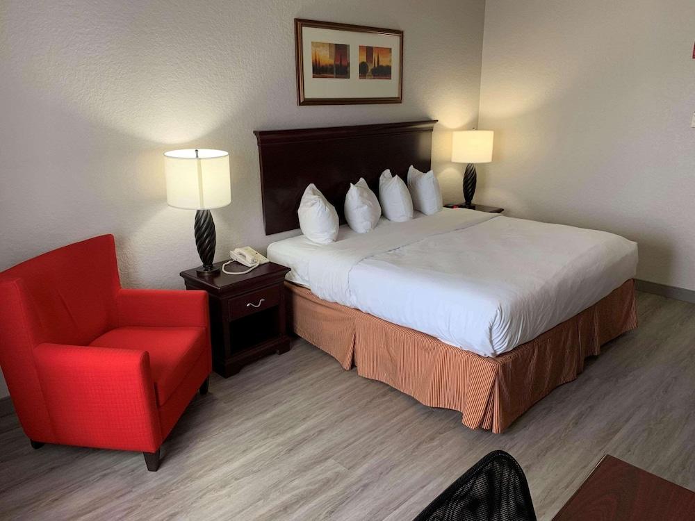 Country Inn & Suites by Radisson, Jacksonville West, FL photo 46