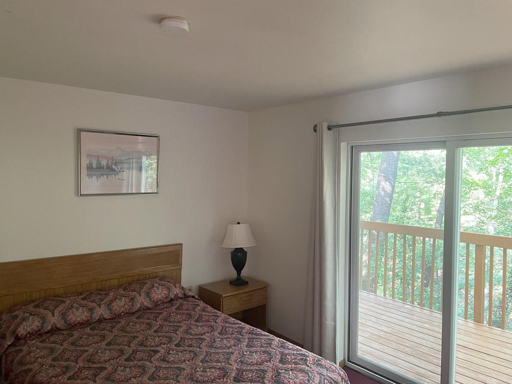 Lakeside Motel photo 18