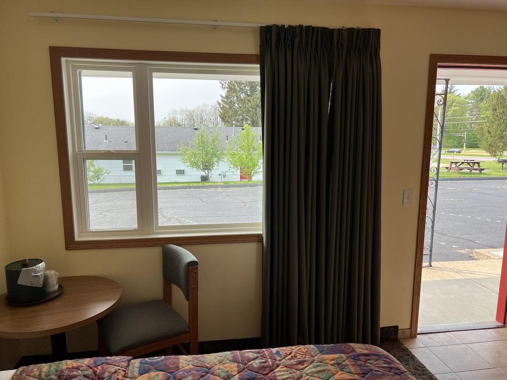 All Star Inn & Suites photo 15