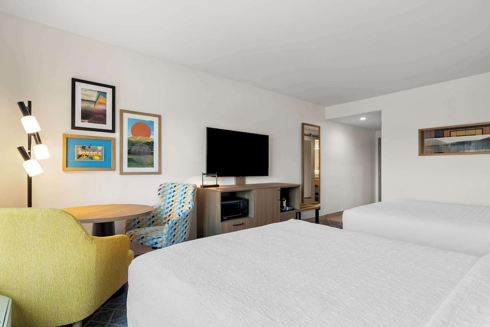 Hampton Inn & Suites Corona, Ca photo 39