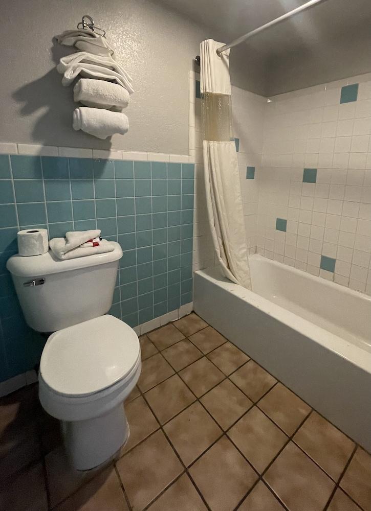 Four Corners Inn photo 4