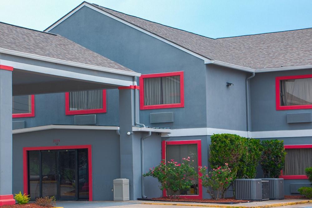 Americas Best Value Inn Donaldsonville photo 48