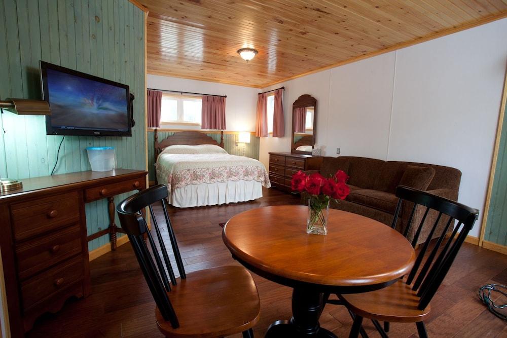Blue Hill Lodge photo 69