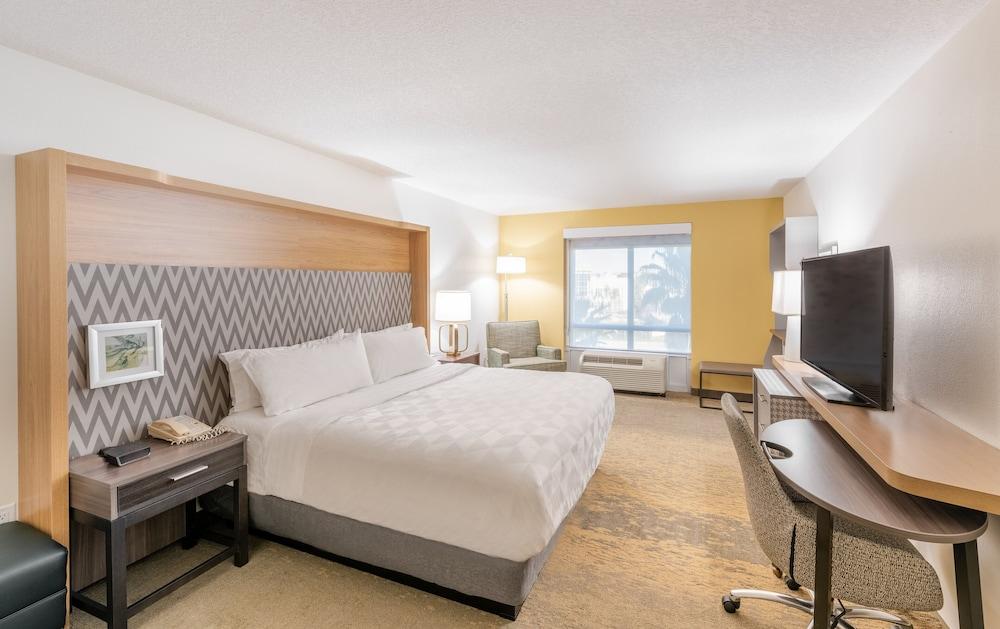 Holiday Inn Hotel & Suites Orange Park by IHG photo 4