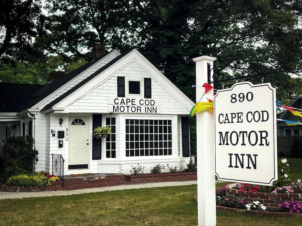 Cape Cod Motor Inn photo 1