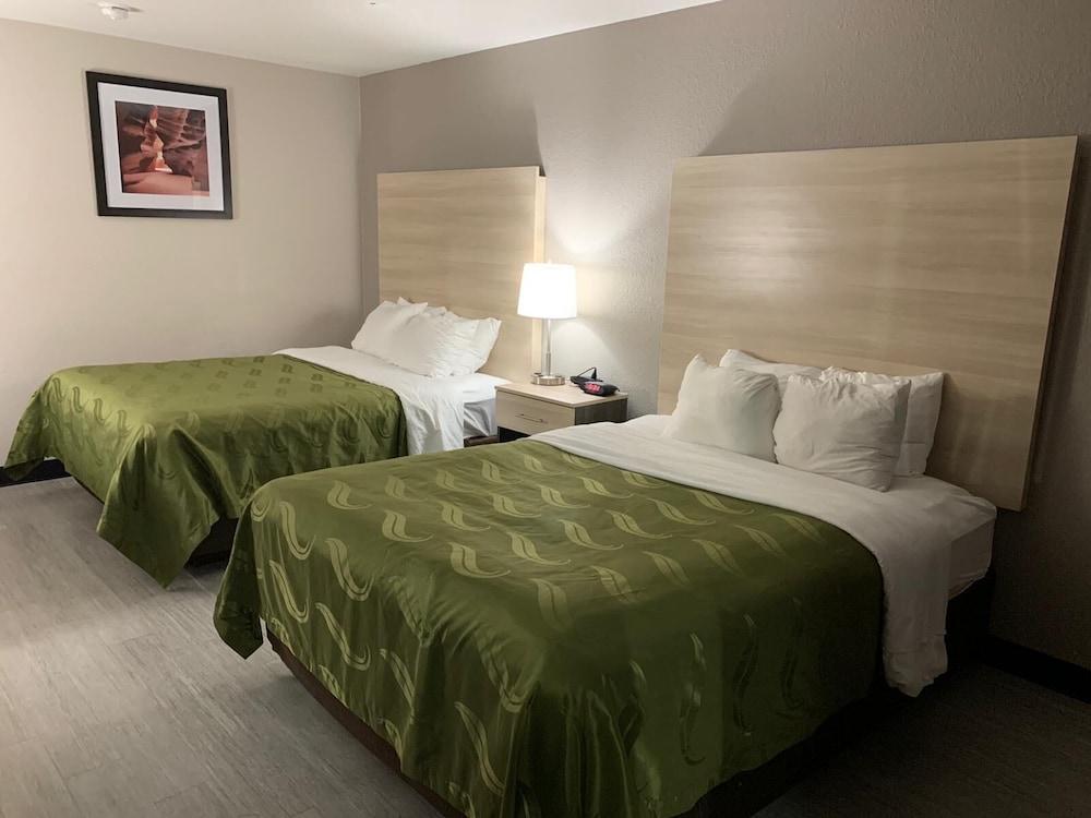 Quality Inn Airport East photo 6